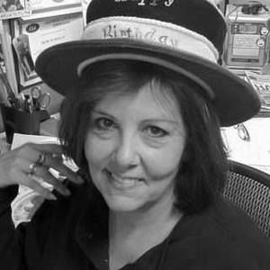 Meet your Posher, Debi